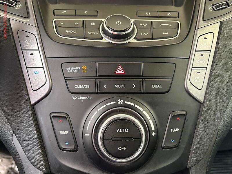 Hyundai Santa Fe (2012) 2.2 CRDi 4x4, Premium - fotka 16 z 18