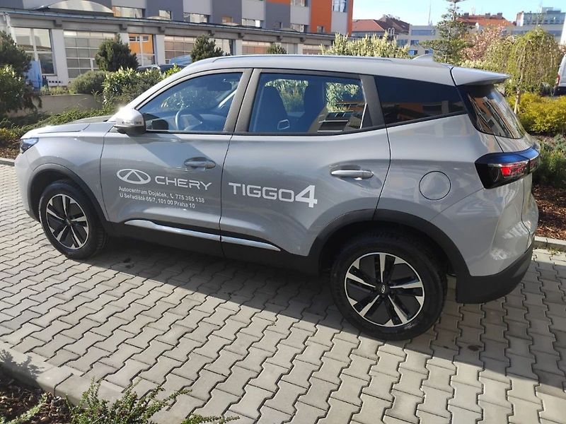 Chery Tiggo 4 HEV 1,5 HEV Comfort - předváděcí - fotka 2 z 11