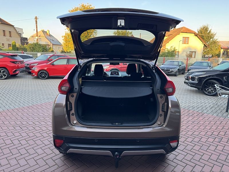 Mitsubishi Eclipse Cross (2019) 1.5 T-Mivec LED Blis Kamera - fotka 23 z 50