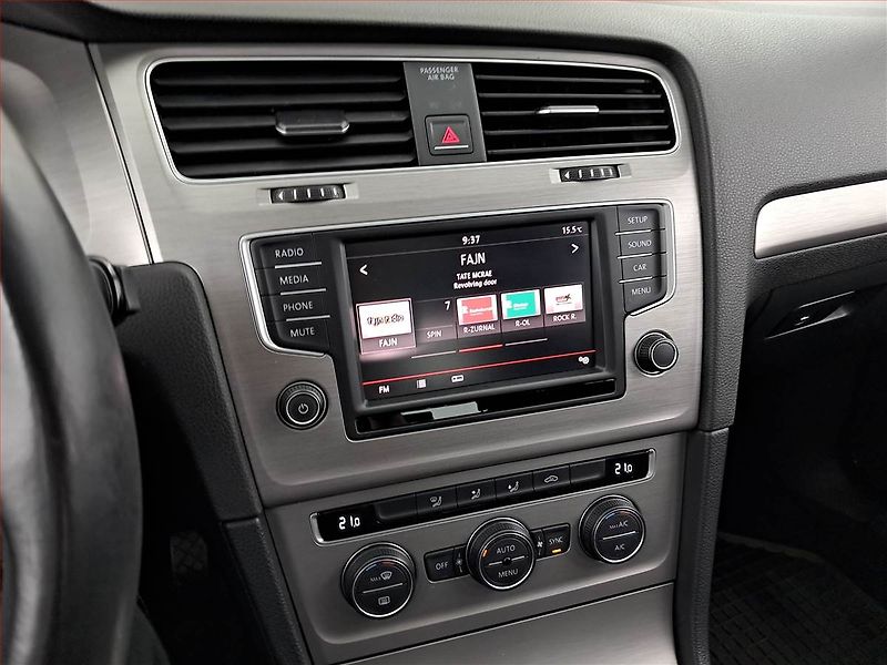Volkswagen Golf (2016) 1.2 TSI, Serv.kniha, Tempomat - fotka 12 z 16