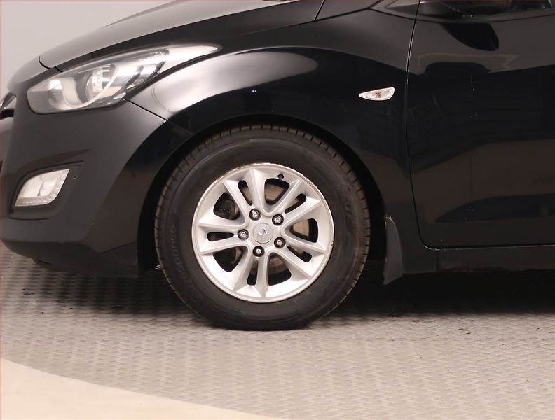 Hyundai i30 (2013) 1.6 MPI, LPG, Tempomat - fotka 14 z 15