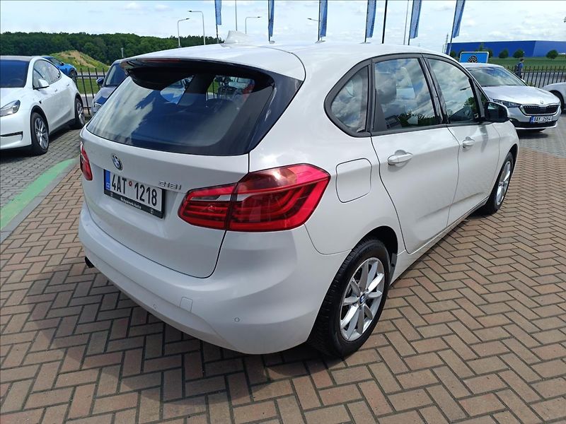 BMW Řada 2 1,5 218i Automat Active tourer - fotka 4 z 14