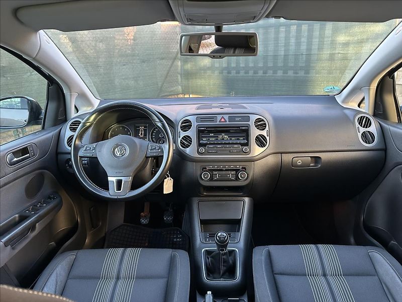 Volkswagen Golf Plus 1,2 TOP stav 1.majitel - fotka 13 z 22