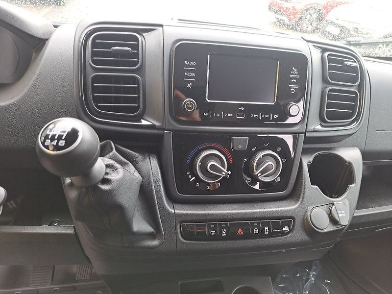 Opel Movano (2026) Valník dvojkab L4 H 180k-7míst - fotka 13 z 18