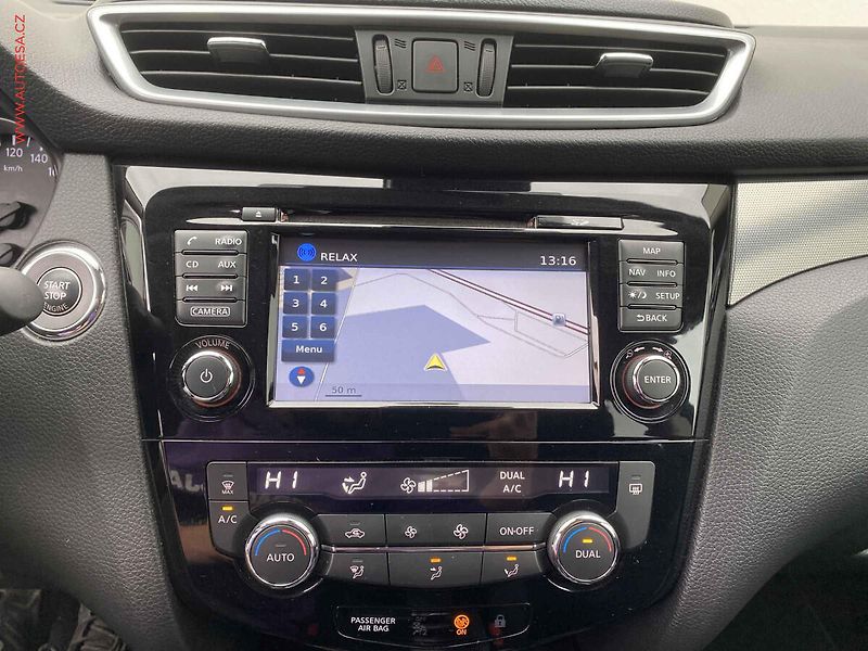 Nissan Qashqai (2018) 1.2 DIG-T, Panor, navi - fotka 16 z 17
