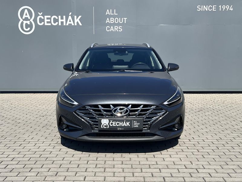 Hyundai i30 (2020) - fotka 2 z 44