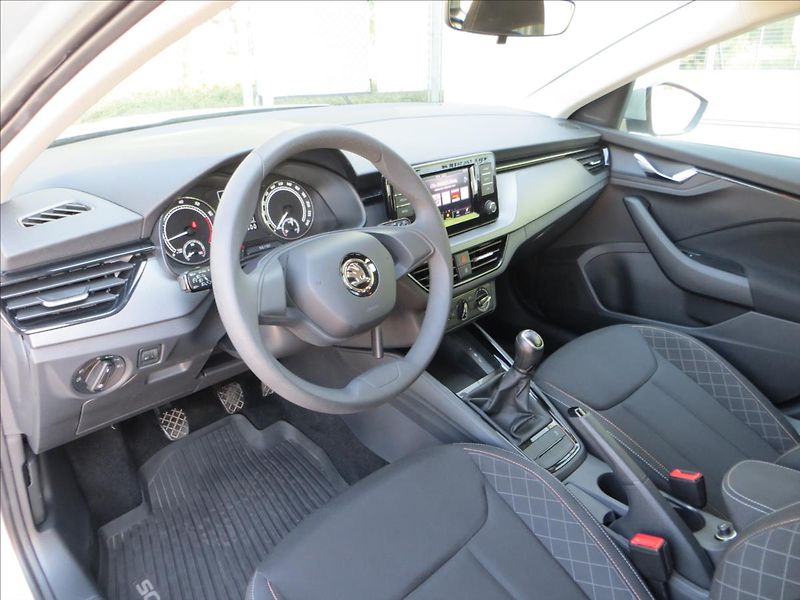 Škoda Scala 1,0 TSI 70kW Ambition ČR - fotka 12 z 21