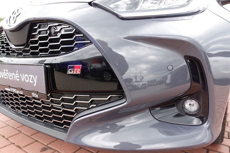 Toyota Yaris 1,5 HEV GR SPORT VIP Skyview - fotka 33 z 35