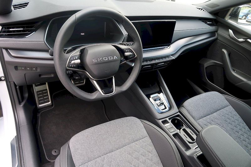Škoda Octavia (2025) Combi SportLine 1,5 TSi m-HEV - fotka 9 z 32