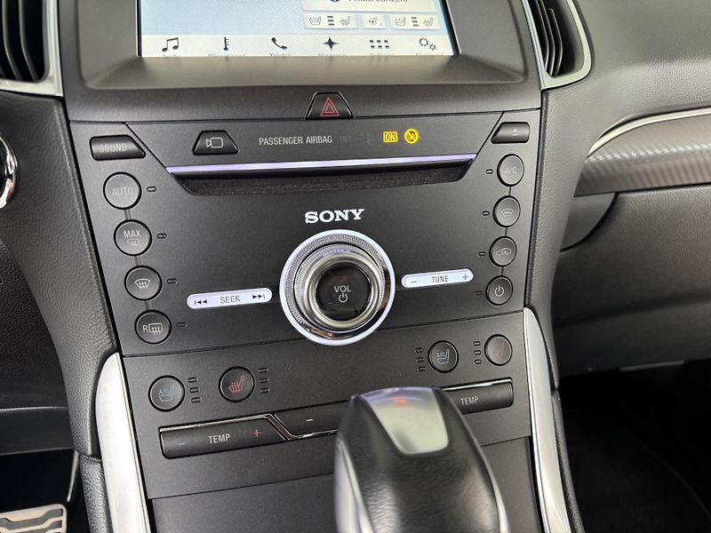 Ford Edge 2,0Bi-TDCi 4x4*REZERVACE! - fotka 26 z 43