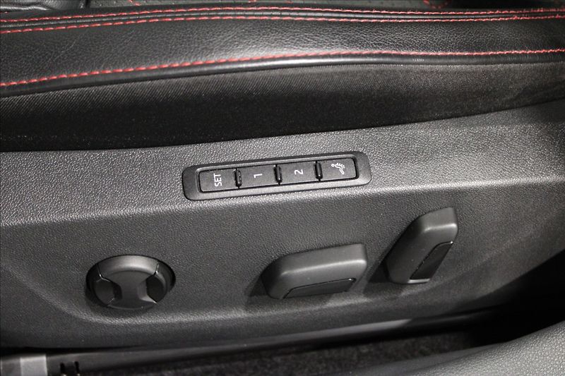 Škoda Octavia 2,0 TDI RS 147KW 4x4 zánovní - fotka 16 z 39