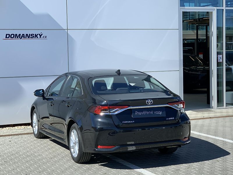 Toyota Corolla COMFORT TECH 1,8 HEV 103kW CVT - fotka 13 z 24