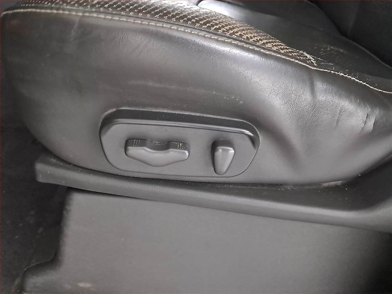 Nissan Navara (2012) 3.0 dCi, 4X4, Automat, Kůže - fotka 21 z 21
