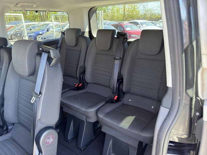 Ford Tourneo Custom 2.0 TDCi 96 kW 8 míst - fotka 9 z 23