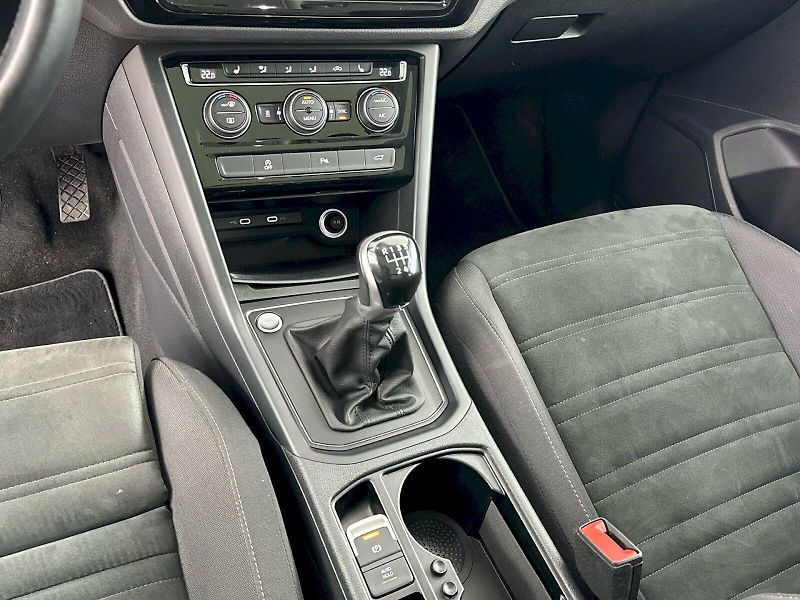 Volkswagen Touran (2022) Comfortline 2.0 TDI 90kW - fotka 23 z 33