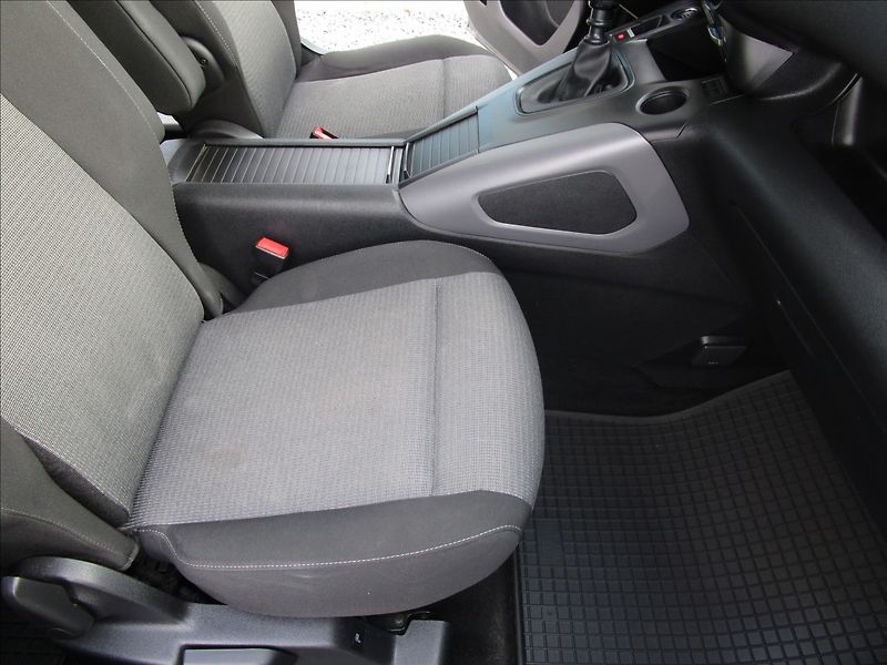 Toyota ProAce City Verso 1.5D-4D, 1. majitel - fotka 27 z 65