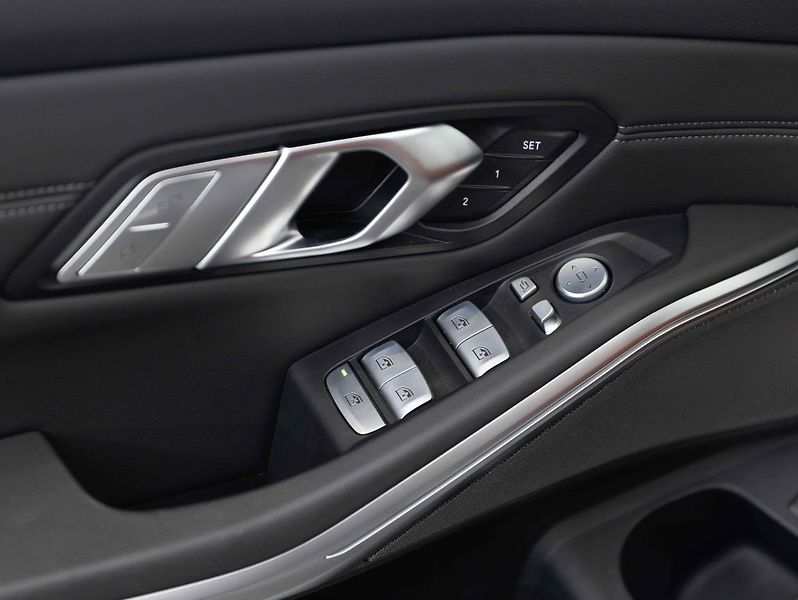 BMW M3 Competition M xDrive Touring - fotka 16 z 21
