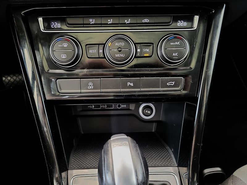 Volkswagen Touran 1,5 Již není k dispozici - fotka 32 z 50