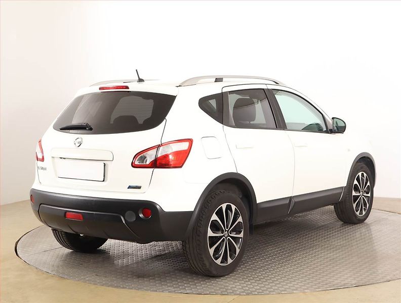 Nissan Qashqai (2012) 1.6 dCi, Navi, Tempomat - fotka 5 z 18