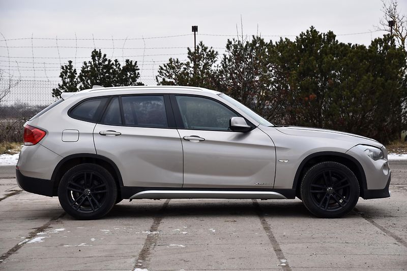 BMW X1 xDrive20d,KŮŽE,NAVI,TEMP,KLIMA - fotka 2 z 50