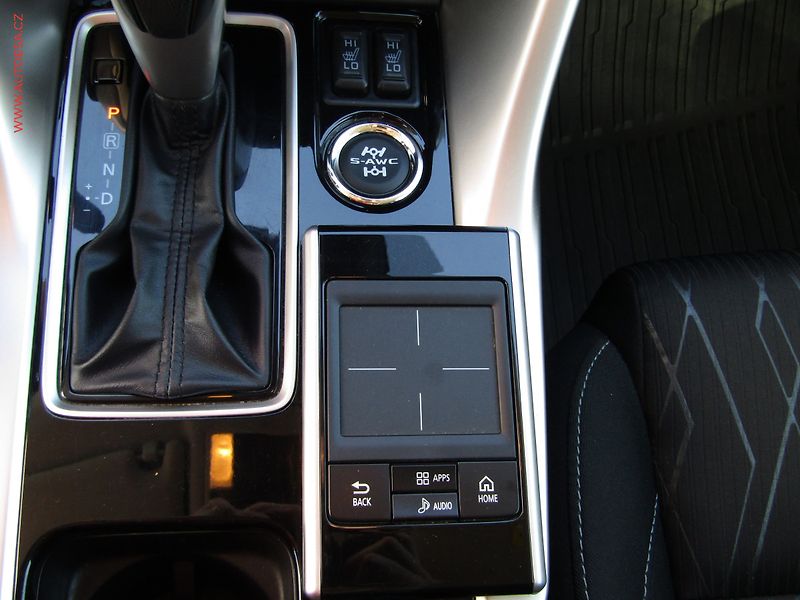 Mitsubishi Eclipse Cross (2018) 1.5T-MIVEC 4x4, ČR, servis - fotka 14 z 19