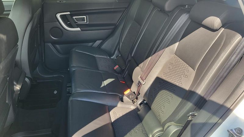 Land Rover Discovery Sport (2018) 2,0 SE TD4 AT 150k - fotka 27 z 32