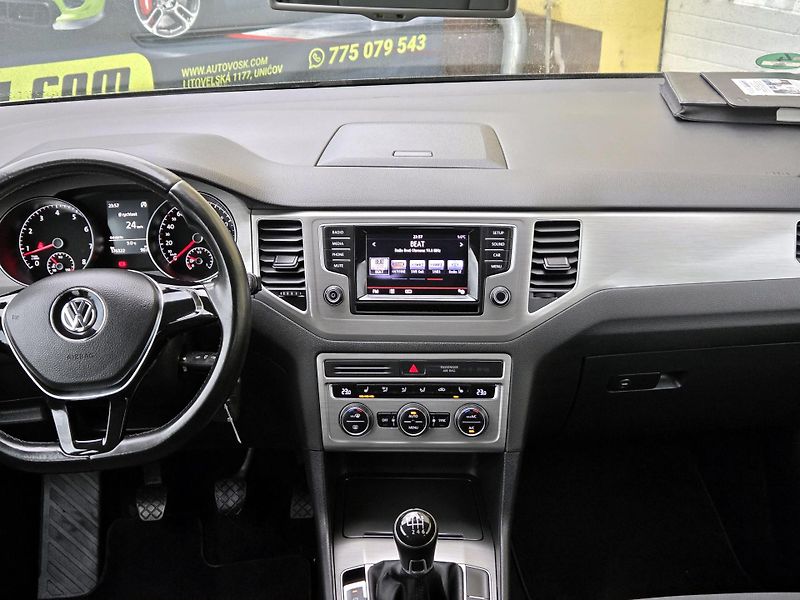 Volkswagen Golf Sportsvan TSi CEBIA,KAMERA,Bi-xenony  - fotka 27 z 43