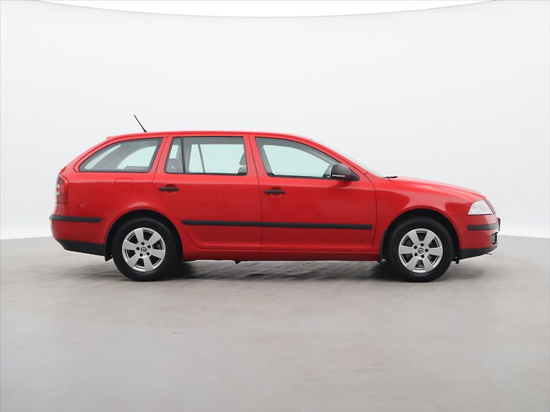 Škoda Octavia 1,6 i 75kW CZ 1.Maj Klima Tour - fotka 8 z 25