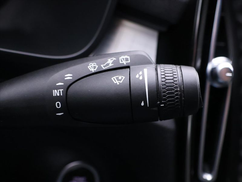 Volvo XC40 2,0 B3 120kW Core DCT CZ Záruk - fotka 19 z 32