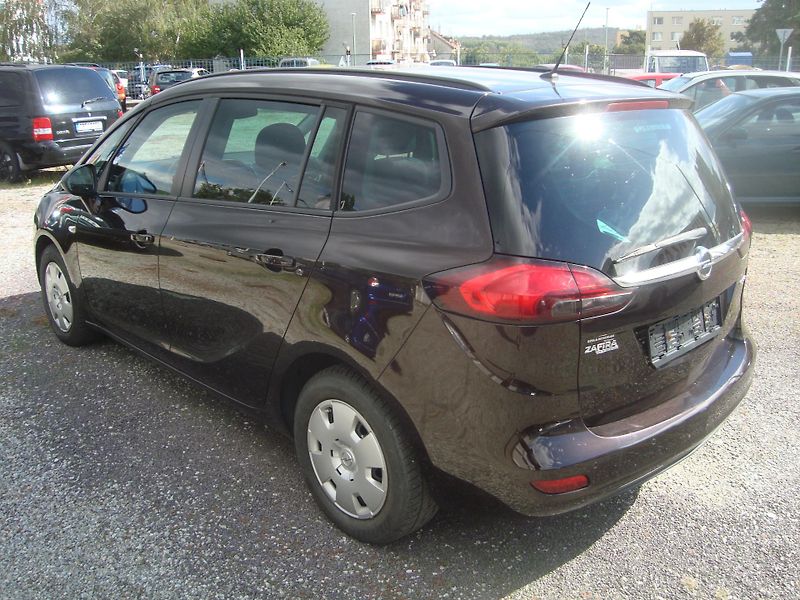 Opel Zafira (2015) Tourer 1,6 - fotka 4 z 16