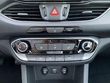 Hyundai i30 COMFORT 1.5i 80kW MAN6 - náhled 22