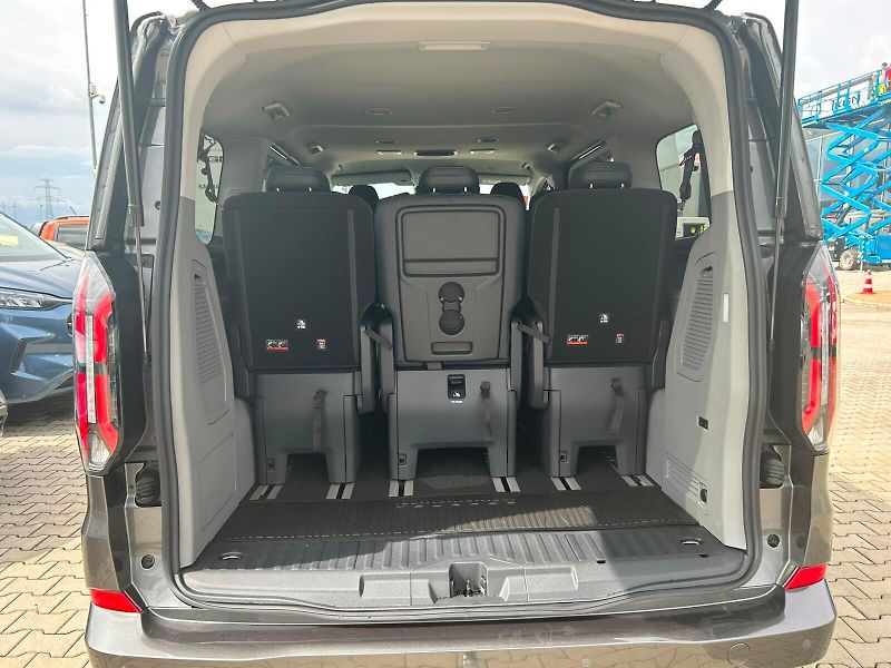 Ford Tourneo Custom (2026) Titanium X L1, Tourneo, 2.0 Ec - fotka 10 z 20