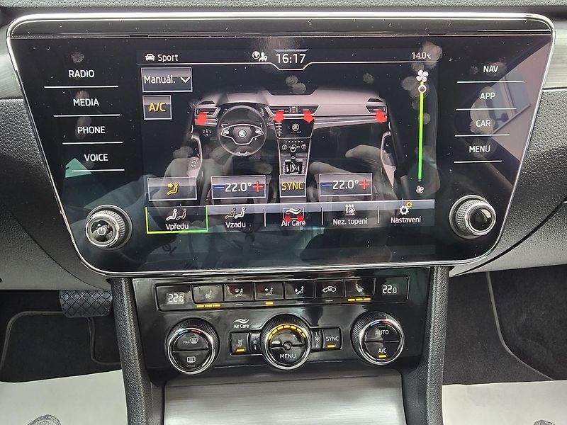 Škoda Superb 200kW 4x4 DSG WEBASTO - fotka 19 z 24