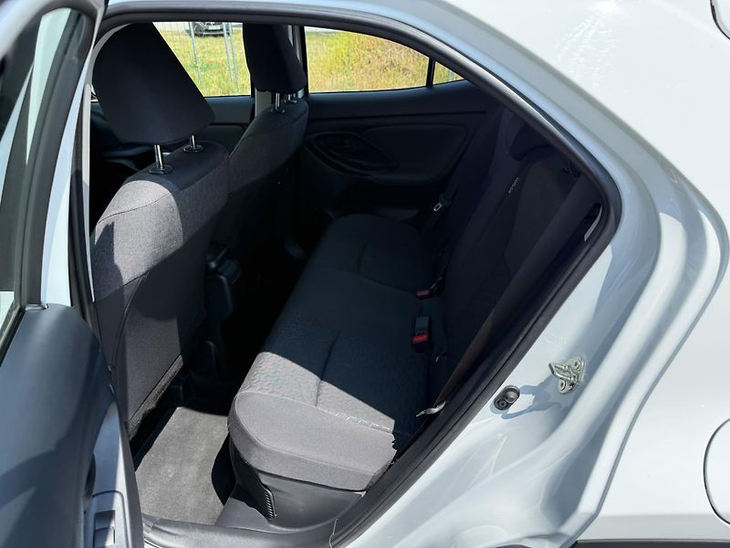 Toyota Yaris Cross 1.5 HSD e-CVT Comfort Tech - fotka 24 z 27
