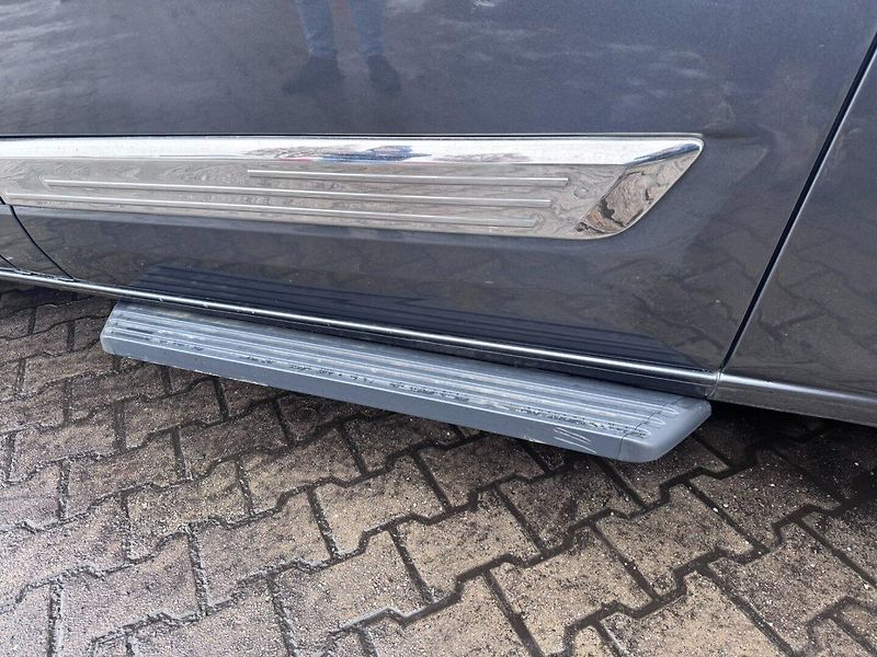 Ford Tourneo Custom (2018) 2,0D 125KW 8 MÍST TITAN 1.MAJ - fotka 14 z 49