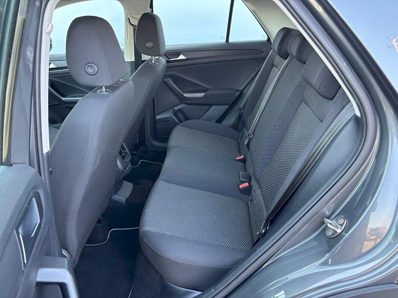 Volkswagen T-Roc (2022) 1.0 TSI 81kW - fotka 22 z 35