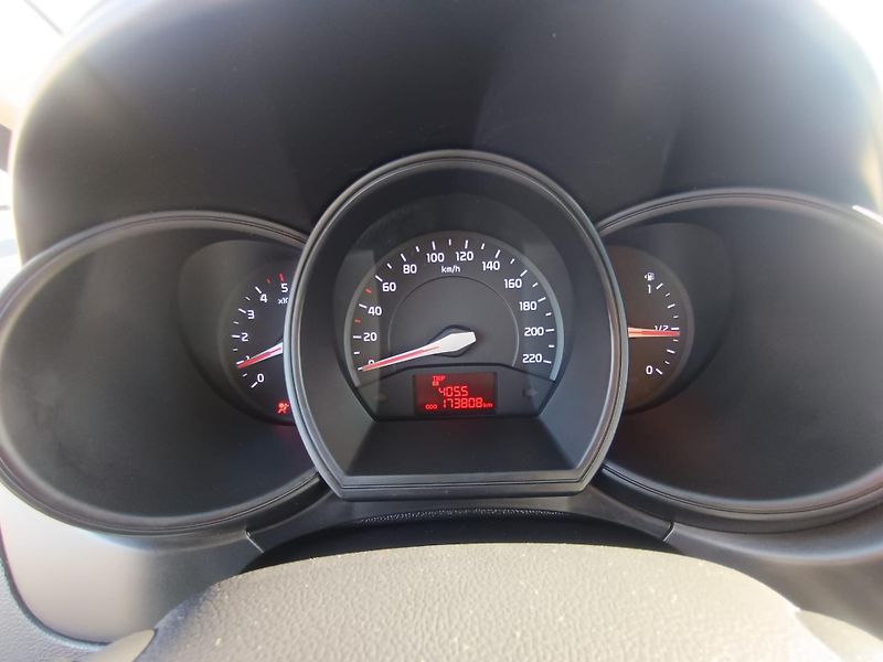 Kia Rio (2012) - fotka 16 z 32