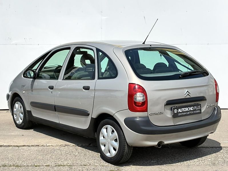 Citroën Xsara Picasso 1.6 i 100k - fotka 7 z 19