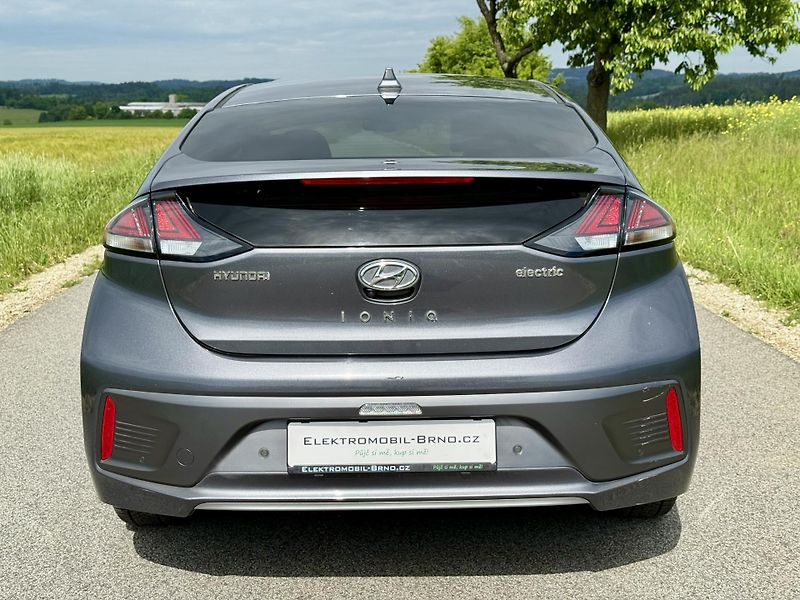 Hyundai Ioniq (2020) 38,3 kWh,SoH 100%,TČ ,BlueLink - fotka 5 z 17