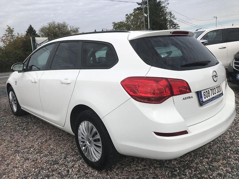 Opel Astra 1.4i 74 KW,KLIMA ,TEMPOMAT.... - fotka 7 z 16