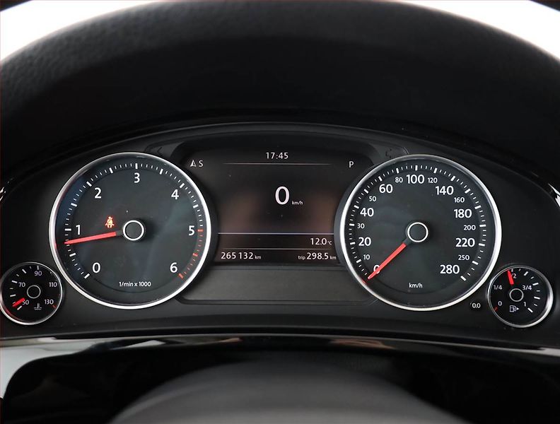 Volkswagen Touareg (2015) 3.0 TDI, 4X4, Automat, Navi - fotka 9 z 20