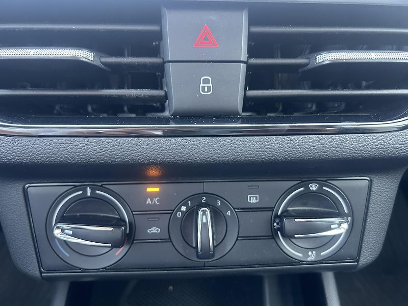 Škoda Scala 1.0TSI 85kW AMBITION - fotka 20 z 21