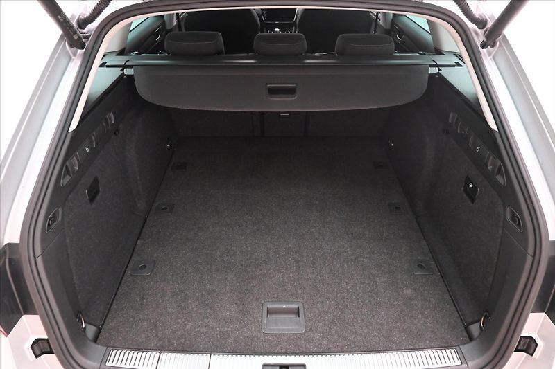 Škoda Superb 2,0 TDI 147 kW DSG 4x4 STYLE Z - fotka 10 z 32