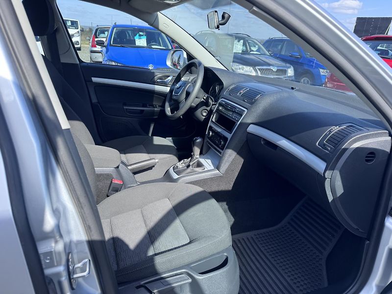 Škoda Octavia II 1.6 TDI,2009,1.Majitel,ČR - fotka 17 z 18