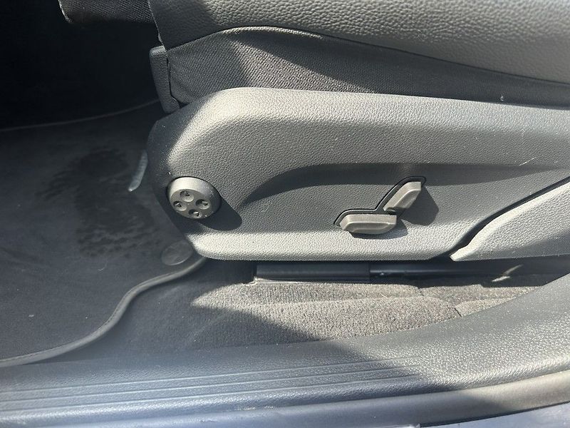 Mercedes-Benz Třídy E E 220d 4MATIC All-TerrainT - fotka 13 z 22