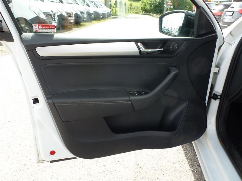 Škoda Rapid 1,4 TSI DSG Automat Spaceback - fotka 15 z 47