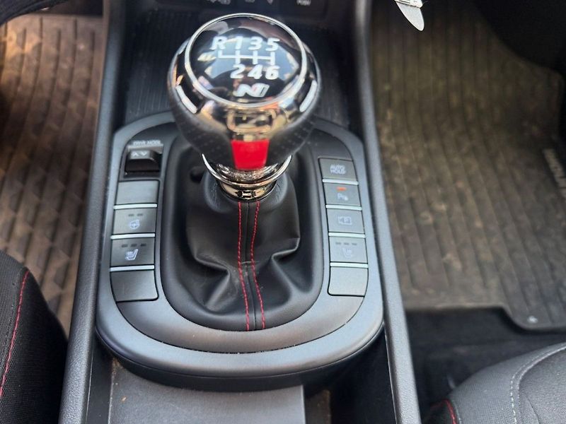 Hyundai Kona MY24 1,6 T-GDI MT N-Line - fotka 9 z 11