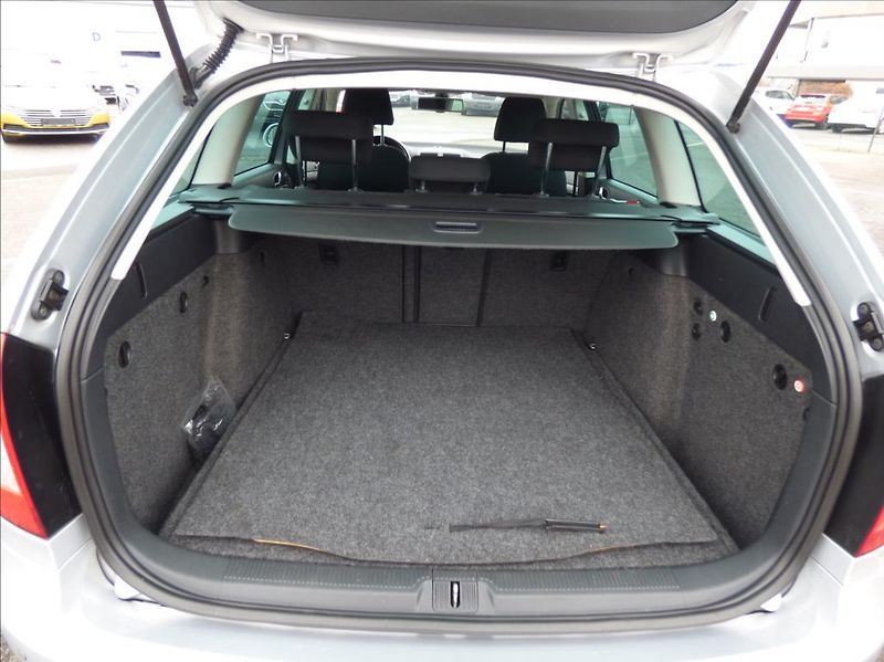 Škoda Octavia 2,0 TDI,4x4,Xenon,Elegance Edi - fotka 45 z 53