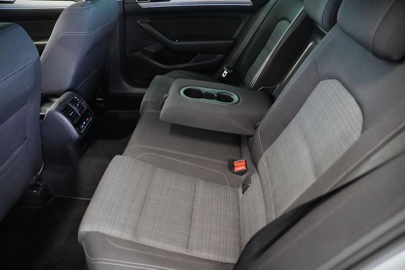 Volkswagen Passat - fotka 27 z 29