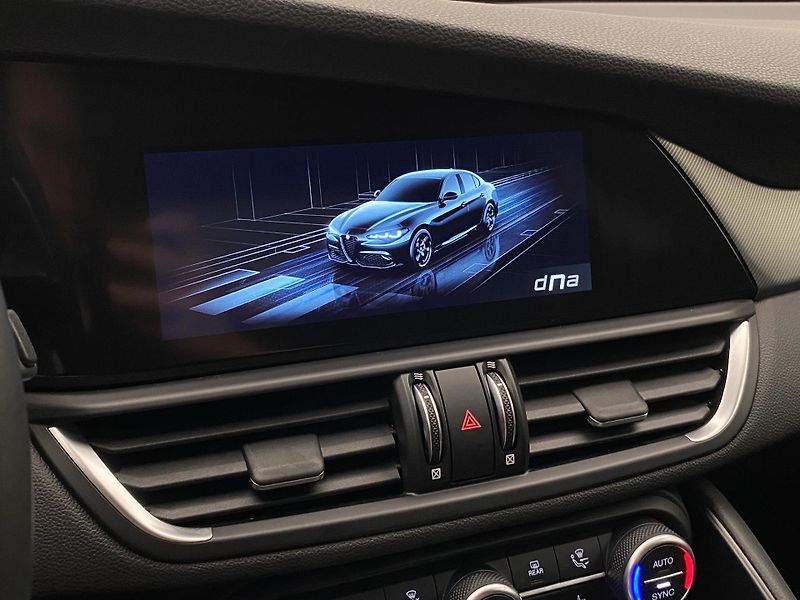 Alfa Romeo Giulia 2.0T VELOCE Q4 AUT  - fotka 55 z 56